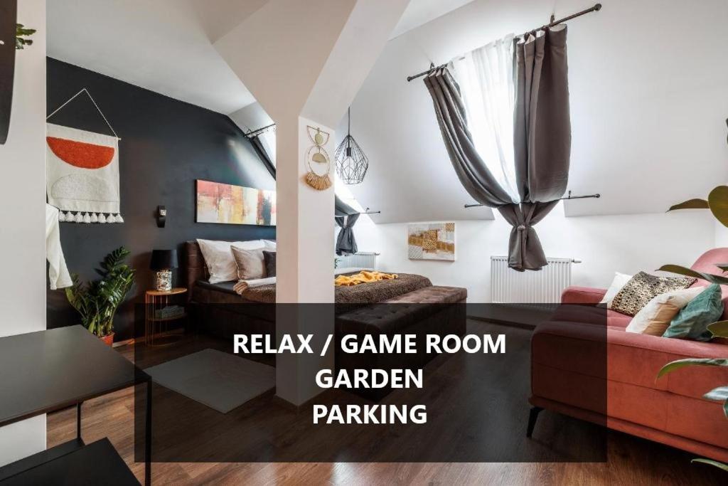Spacious Flat & Parking Possibility, 3 Stops To Wenceslav Square ปราก ภายนอก รูปภาพ